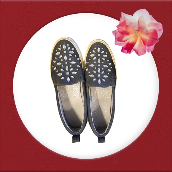 Adrienne Vittadini studded slip-on espadrilel - Picture 1 of 6